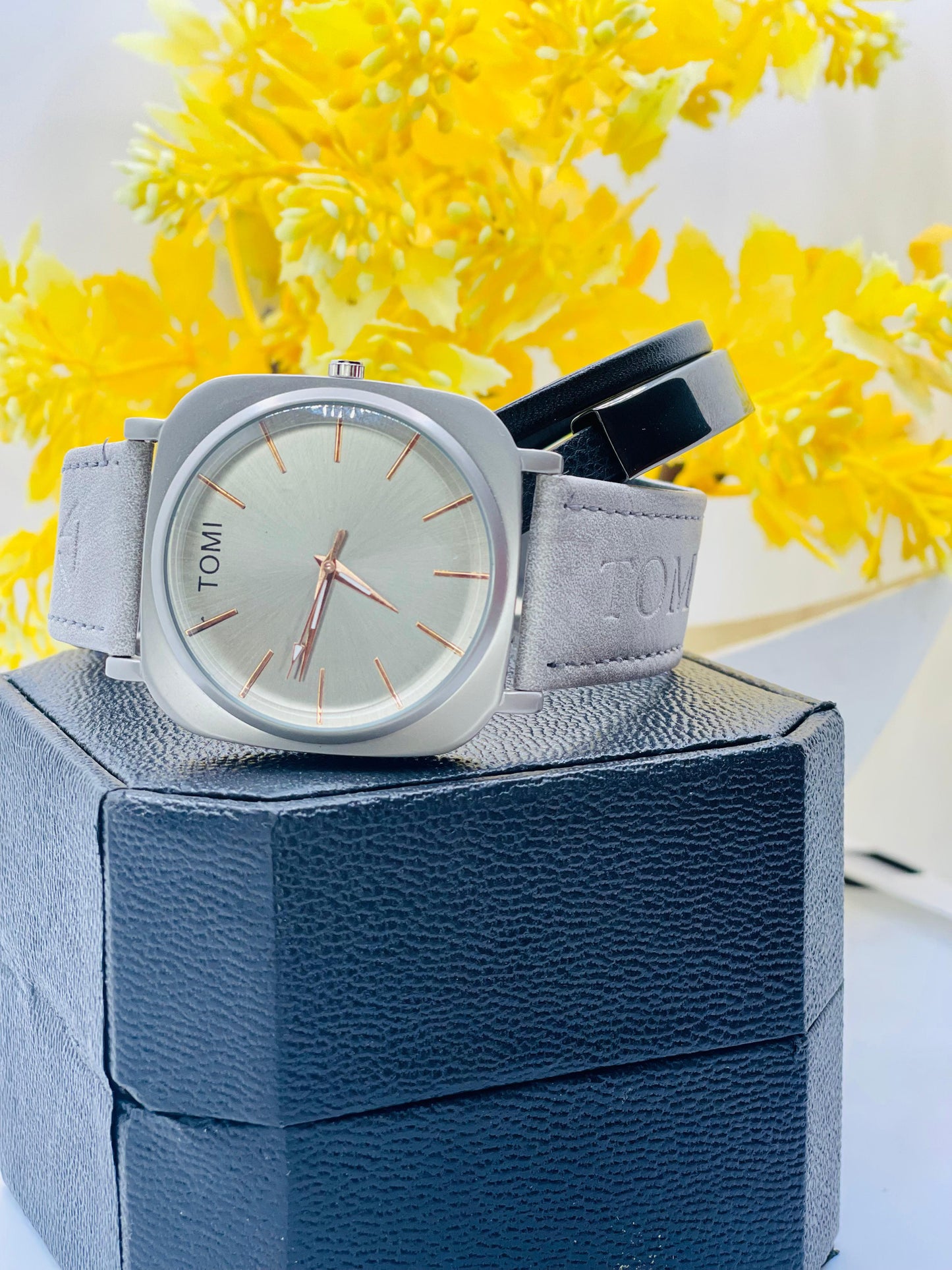 Premium Business Watch with Complimentary Bracelet Gift